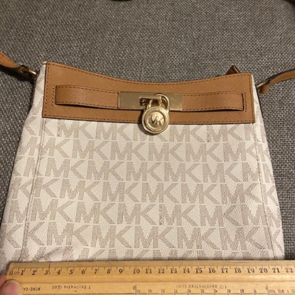 Authentic Michael Kors Beige Logo Crossbody Purse - Picture 7 of 10